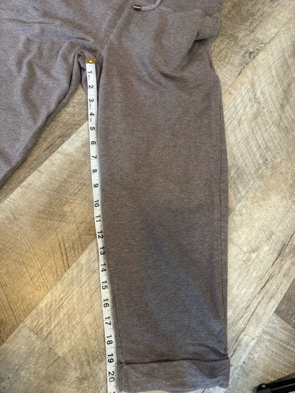 Banana Republic Women's Gray Tinted Taupe Capris with Drawstring Waist - Picture 8 of 11